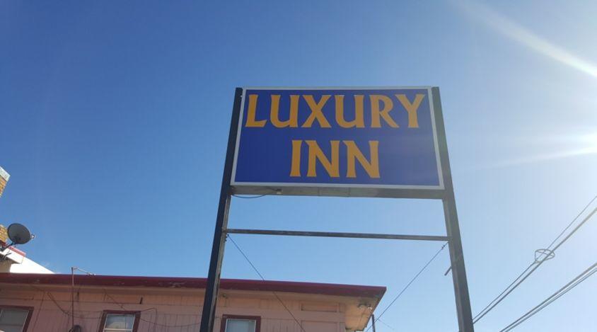 Luxury Inn Midland Bagian luar foto